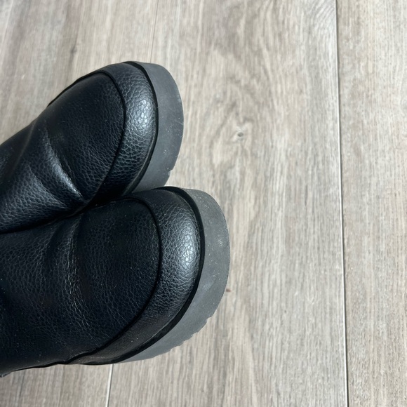 UGG ultra mini ankle boots 8 - Picture 3 of 6